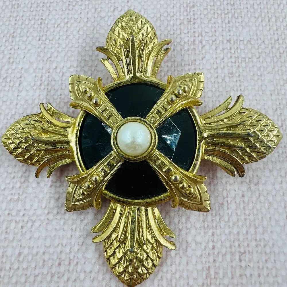 Maltese Cross Brooch Gold Tone Black Gothic Vampirecore Dark Academia Dramatic